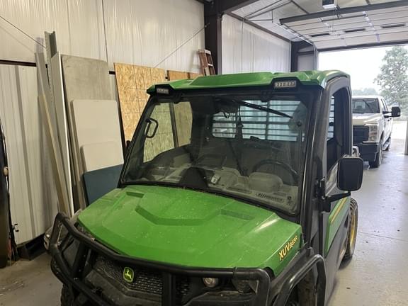 Image of John Deere XUV 865R equipment image 1
