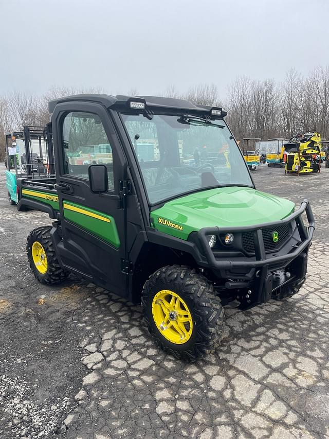 Image of John Deere XUV 835M equipment image 1