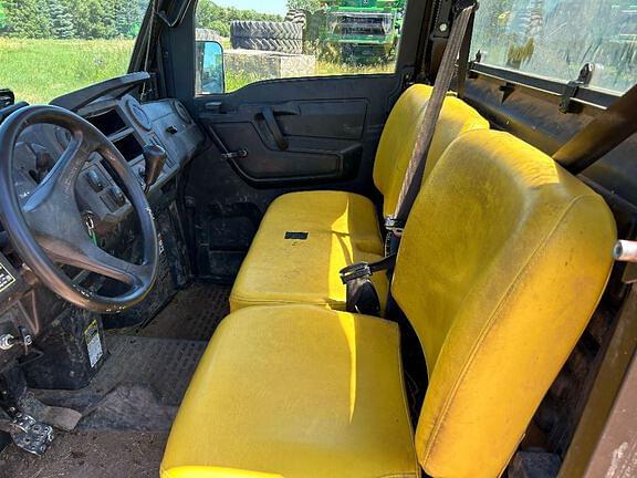 Image of John Deere XUV 835M equipment image 4