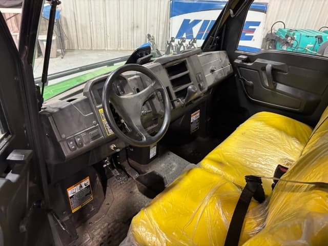 Image of John Deere XUV 835M equipment image 4
