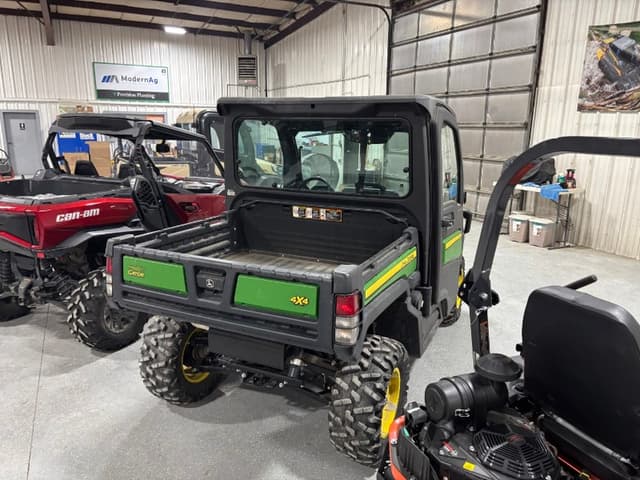 Image of John Deere XUV 835M equipment image 3