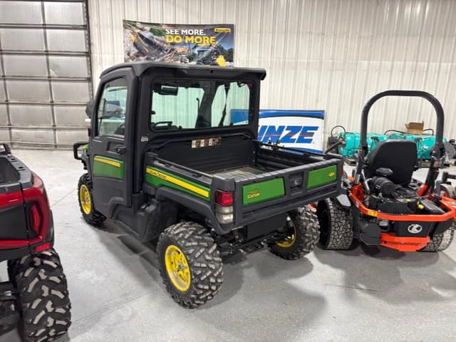 Image of John Deere XUV 835M equipment image 2