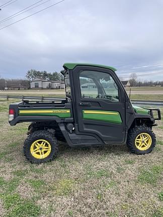 Image of John Deere XUV 835R equipment image 1