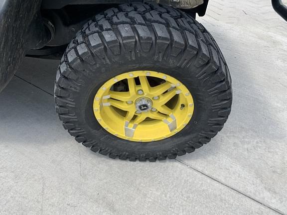 Image of John Deere XUV 835R equipment image 4