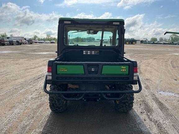 Image of John Deere XUV 835R equipment image 3