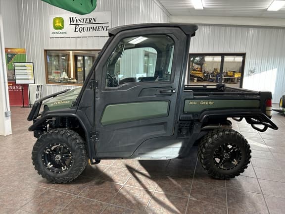 Image of John Deere XUV 835R equipment image 1