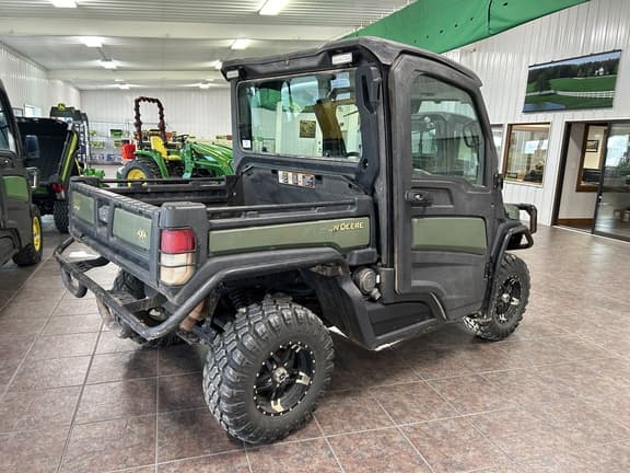 Image of John Deere XUV 835R equipment image 4