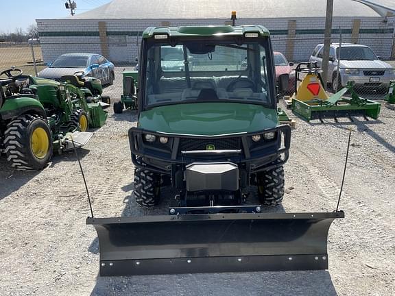 Image of John Deere XUV 835R equipment image 3