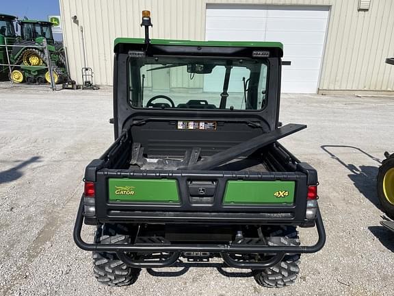 Image of John Deere XUV 835R equipment image 3