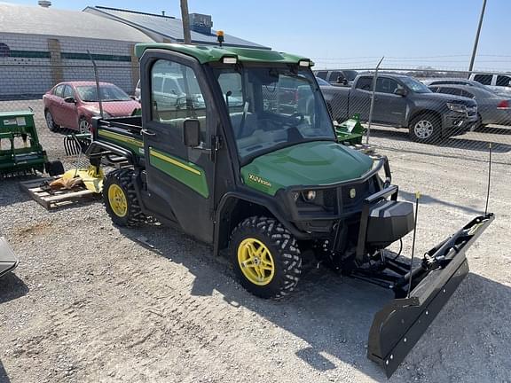 Image of John Deere XUV 835R equipment image 4