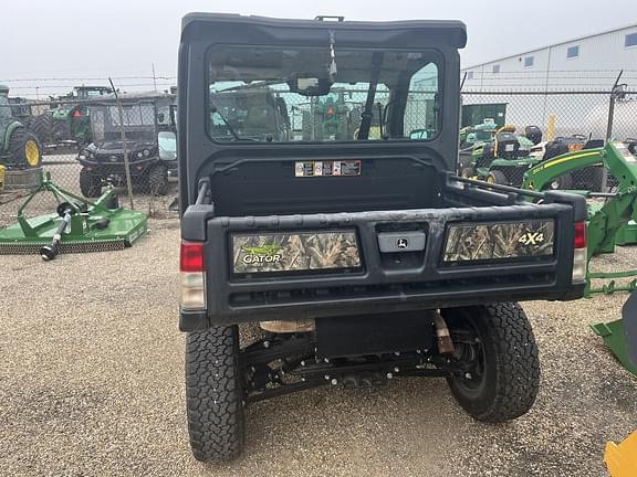 Image of John Deere XUV 835R equipment image 4