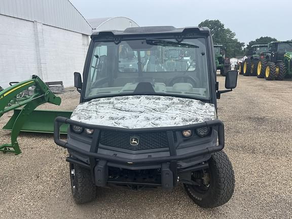 Image of John Deere XUV 835R equipment image 3