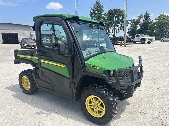 Image of John Deere XUV 835R equipment image 1