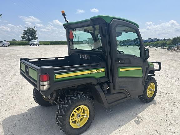 Image of John Deere XUV 835R equipment image 3