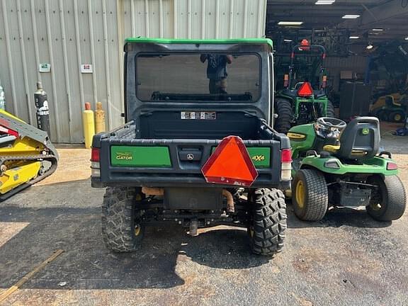 Image of John Deere XUV 835R equipment image 1