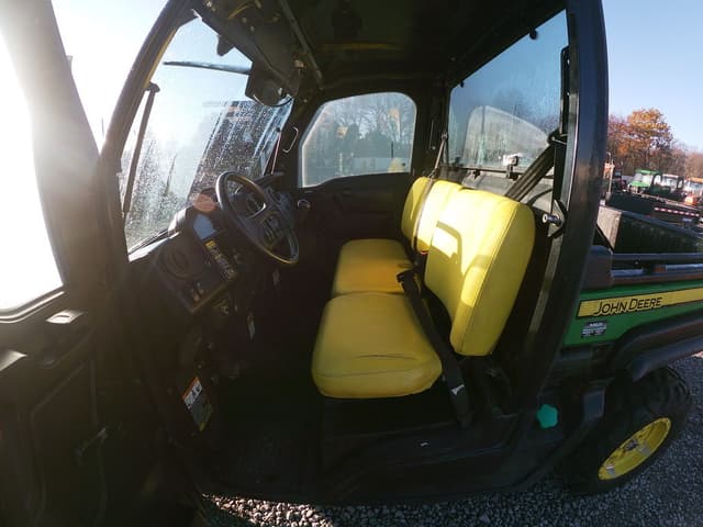 Image of John Deere XUV 865M equipment image 4