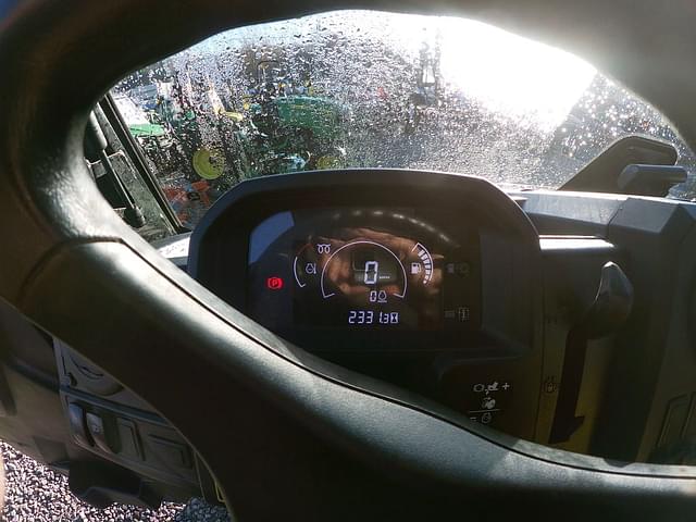 Image of John Deere XUV 865M equipment image 3