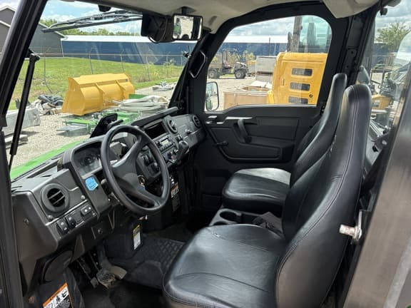 Image of John Deere XUV 865M equipment image 4