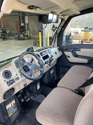 Image of John Deere XUV 865R equipment image 4