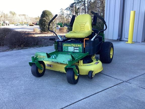 2018 John Deere Z335M Equipment Image0