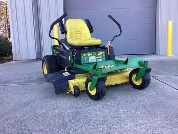Image of John Deere Z335M equipment image 4