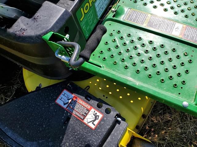 Image of John Deere Z335E equipment image 4