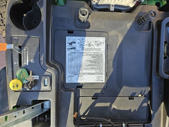 Image of John Deere Z345R equipment image 3