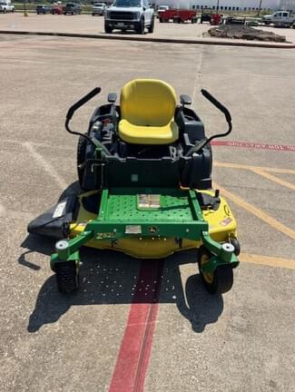 Image of John Deere Z525E equipment image 1