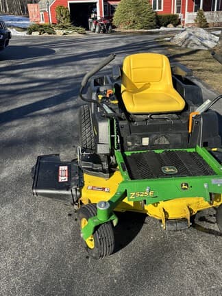 Image of John Deere Z525E equipment image 4