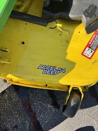 Image of John Deere Z525E equipment image 4