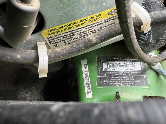 Image of John Deere Z525E equipment image 3
