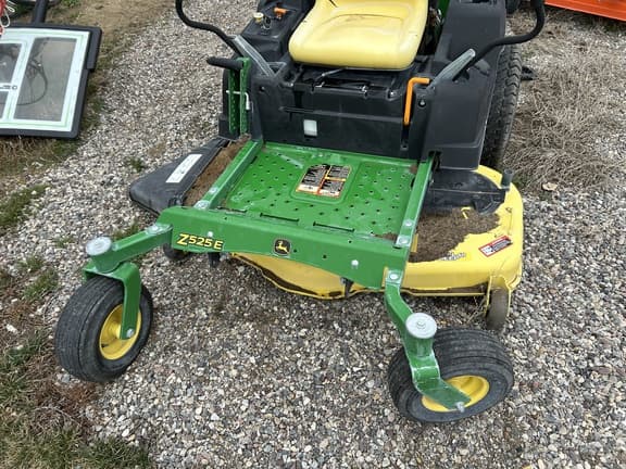 Image of John Deere Z525E equipment image 3