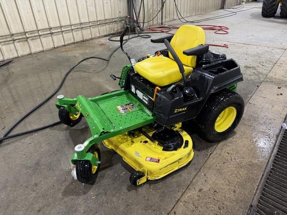 Image of John Deere Z540M equipment image 1
