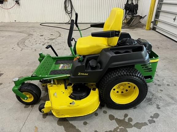 Image of John Deere Z540R equipment image 1