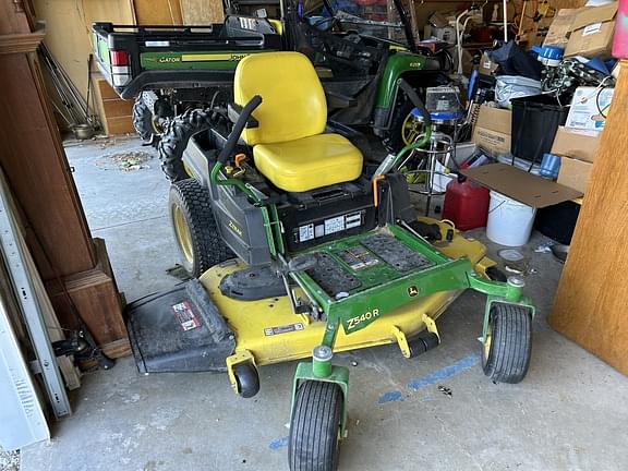 Image of John Deere Z540R equipment image 1