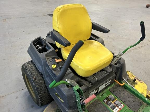 Image of John Deere Z540R equipment image 4