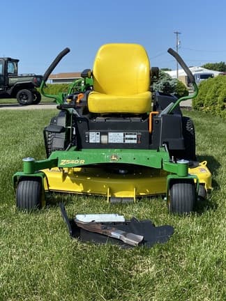 Image of John Deere Z540R equipment image 1