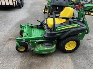 Image of John Deere Z915E equipment image 1