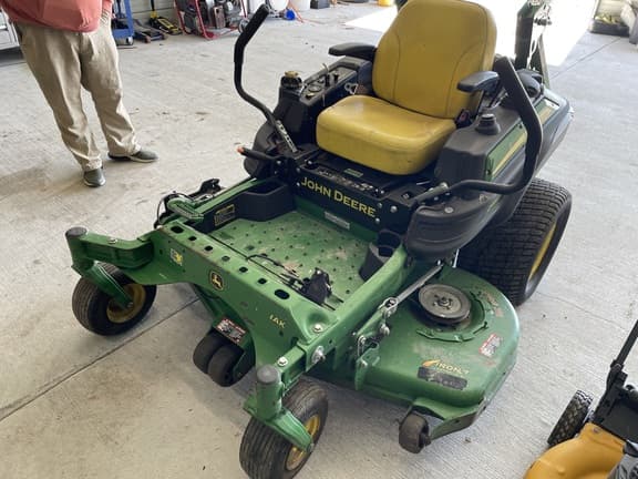Image of John Deere Z915E equipment image 1