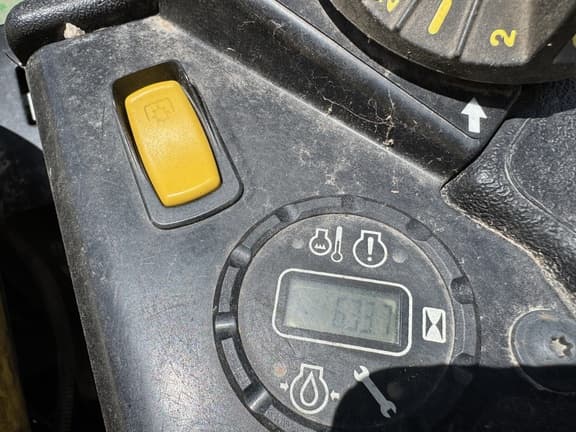 Image of John Deere Z920M equipment image 4