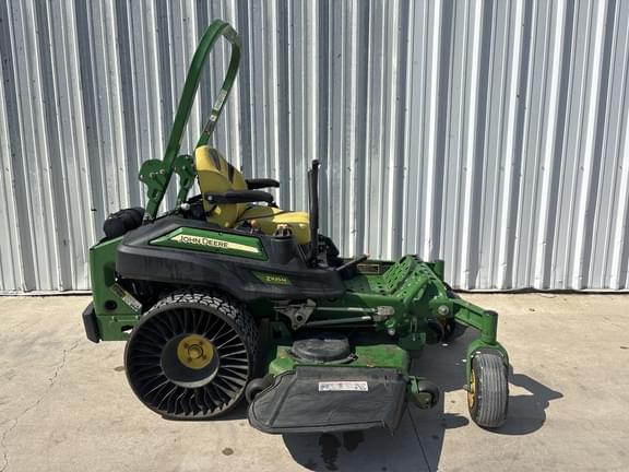 Image of John Deere Z925M equipment image 1
