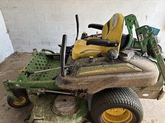 Image of John Deere Z930M equipment image 1