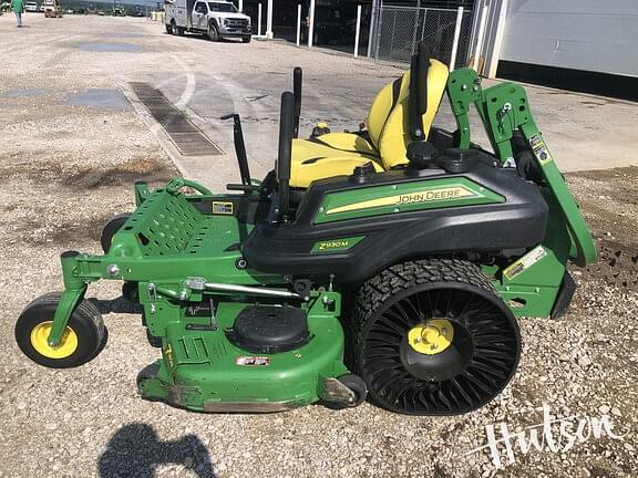 Image of John Deere Z930M equipment image 2