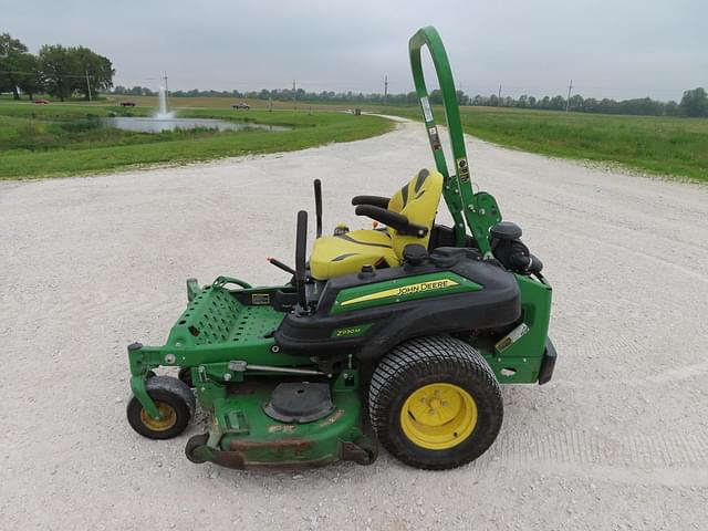 Image of John Deere Z930M equipment image 1