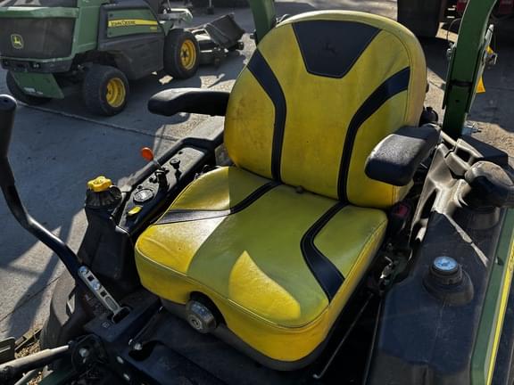 Image of John Deere Z930M equipment image 4