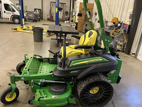 Image of John Deere Z930M equipment image 1