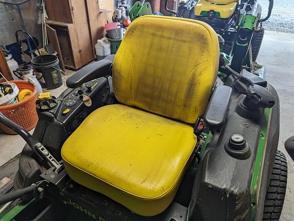 Image of John Deere Z930M equipment image 4