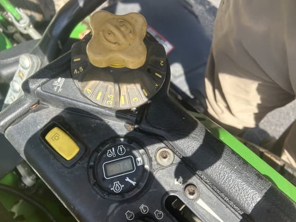 Image of John Deere Z930M equipment image 3