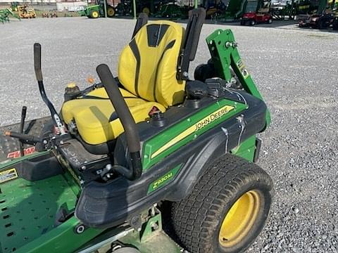 Image of John Deere Z930M equipment image 1