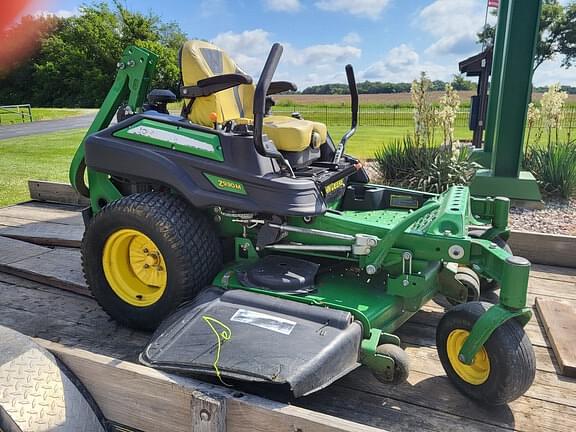 Image of John Deere Z930M equipment image 1